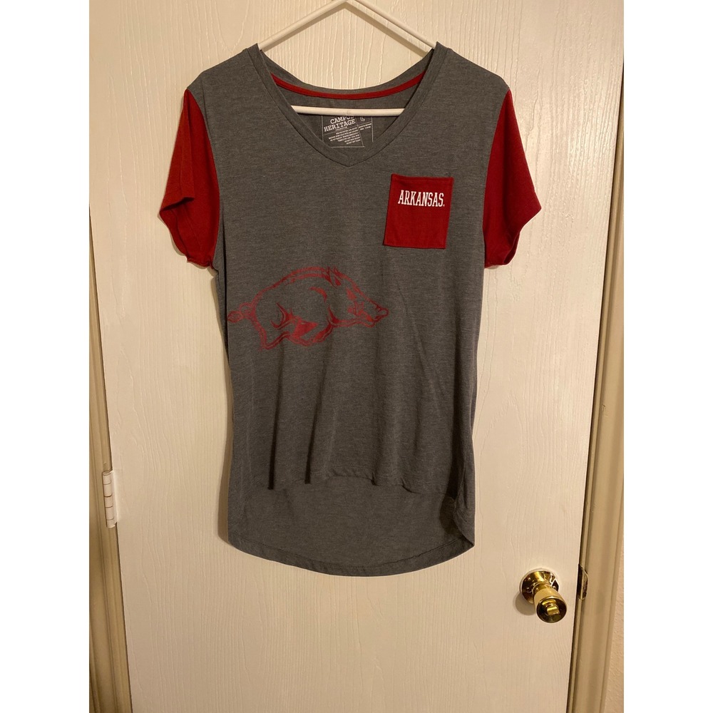 Campus Heritage Arkansas Razorbacks V-Neck T-Shirt Gray Red Women High Low
0157
